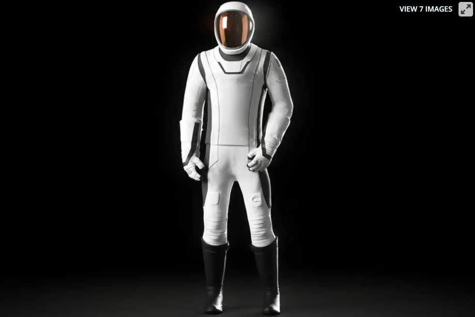 Компанія SpaceX показала скафандри, у яких астронавти вийдуть у відкритий космос вже цього року